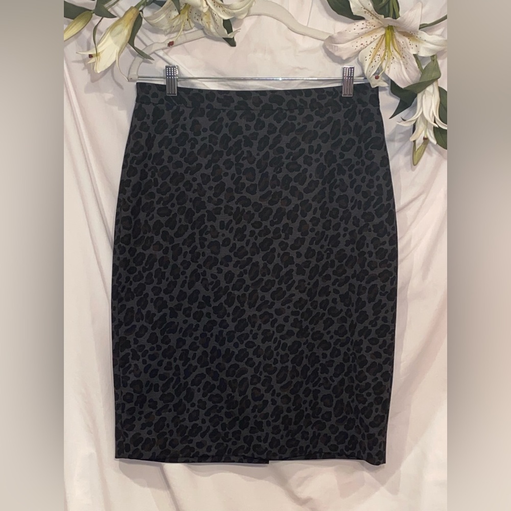 Ann Taylor. Size 8.